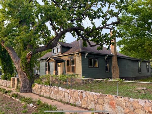 701 S Vandeveer St, Burnet, TX, 78611-3650 | Card Image