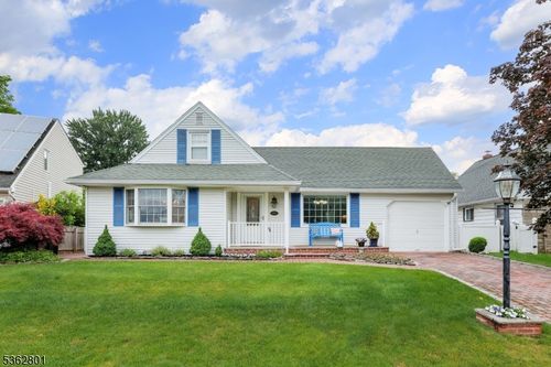 223 East Ln, Clark, NJ, 07066-1642 | Card Image