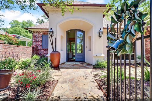 3527 Millbrook Dr, Baton Rouge, LA, 70816-0925 | Card Image