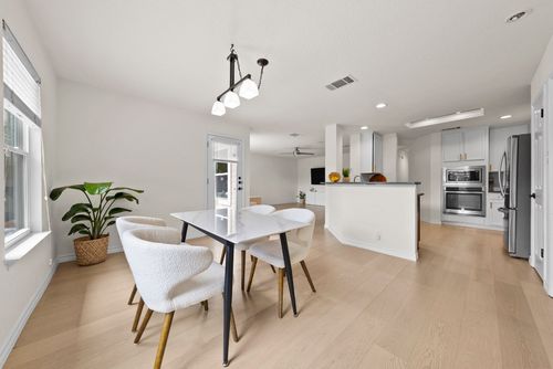 3504 Flora Vista Loop, Round Rock, TX, 78681-1052 | Card Image