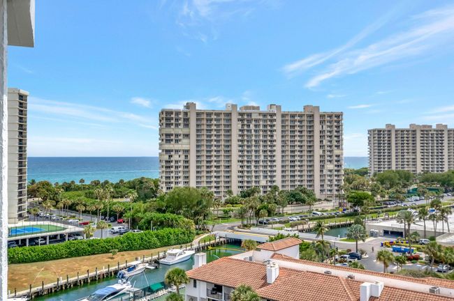 PH10 - 4750 S Ocean Blvd, Condo with 2 bedrooms, 2 bathrooms and null parking in Highland Beach FL | Image 5