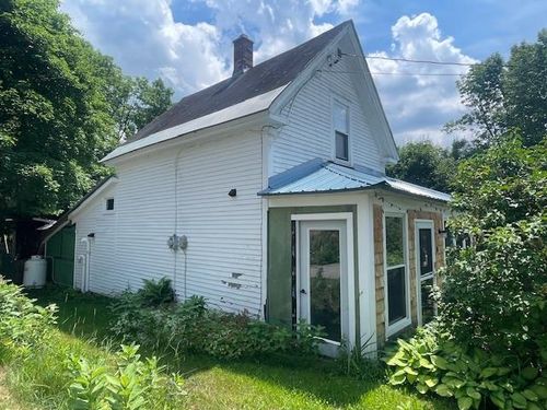 6 Demers St, Berlin, NH, 03570-1562 | Card Image