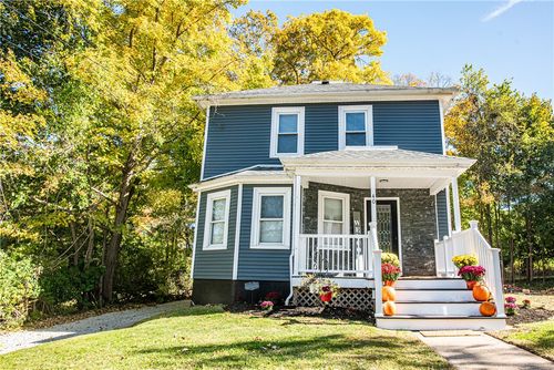 40 E Greenwich Ave, West Warwick, RI, 02893-5458 | Card Image