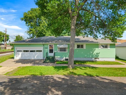518 High Forest St, Winona, MN, 55987-4567 | Card Image