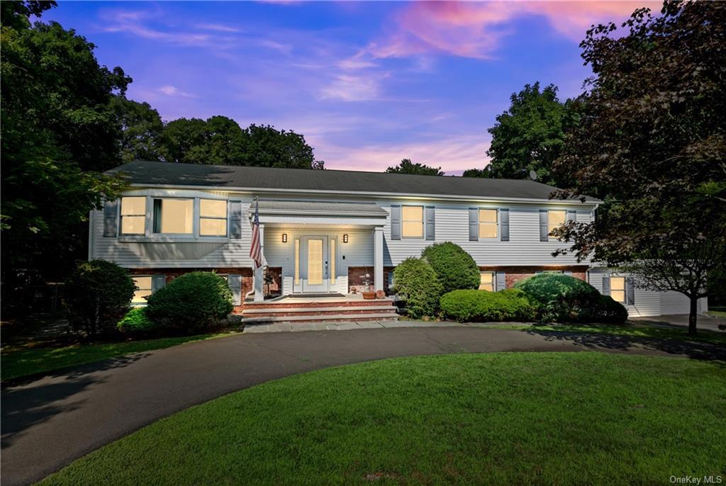 Rosemont Dr, New City, NY 10956