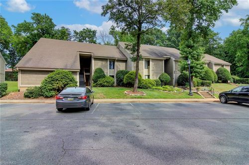 d-1518 Benjamin Pkwy, Greensboro, NC, 27408-4610 | Card Image