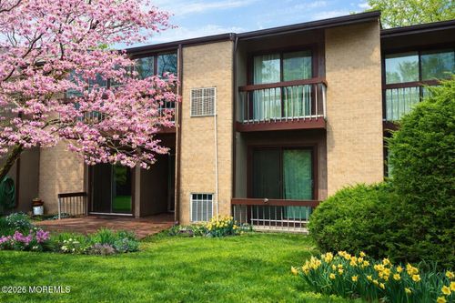 3 Eastport Ct, Red Bank, NJ, 07701-5431 | Card Image