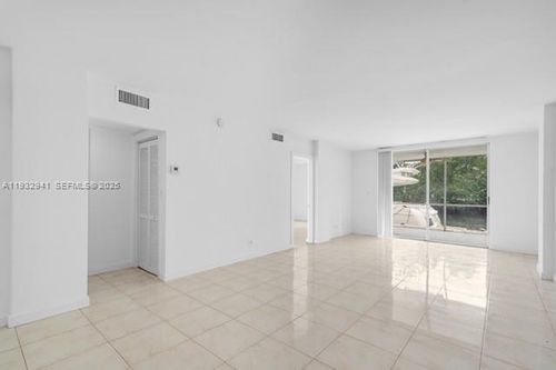 114-3660 Ne 166th St, North Miami Beach, FL, 33160-3858 | Card Image