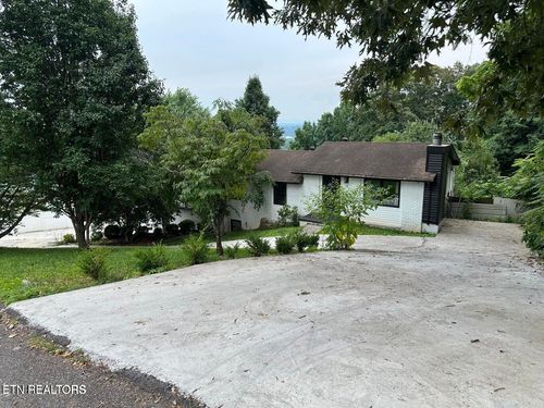 5242 Oakhill Dr, Knoxville, TN, 37912-5204 | Card Image