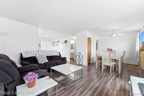 2071 Meyer Ct, Lincoln Park, MI, 48146-3434 | Card Image