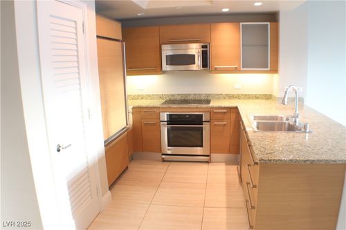 unit-1006-222 Karen Ave, Las Vegas, NV, 89109-5301 | Card Image