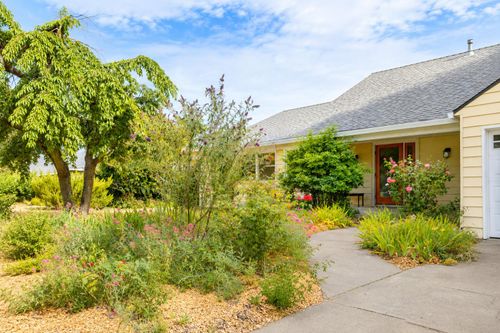 921 W 8th St, Davis, CA, 95616-3407 | Card Image