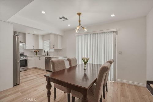 3-8839 Cedros Ave, Panorama City, CA, 91402-5801 | Card Image