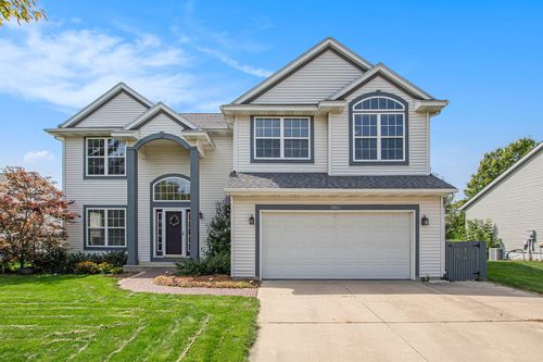10852 Thornberry Way, Zeeland, MI, 49464-7904 | Card Image