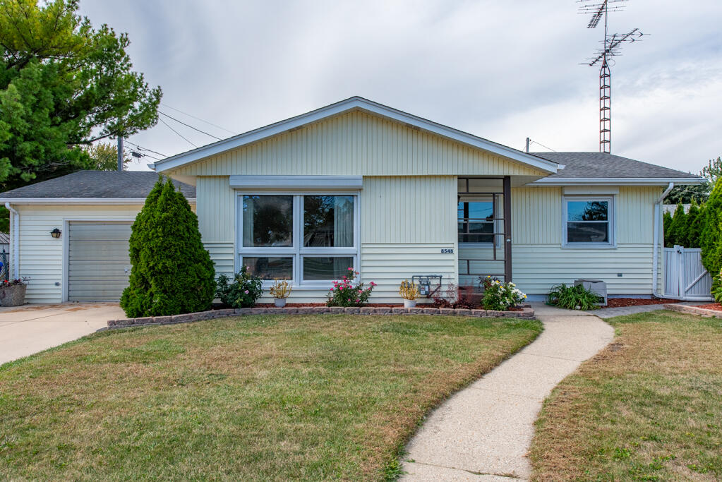 18th Ave, Kenosha, WI 53143