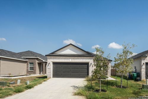 3435 Old Almonte Dr, San Antonio, TX, 78224-2425 | Card Image