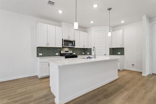 2156 Blue Heron Dr, Kemah, TX, 77565-4106 | Card Image
