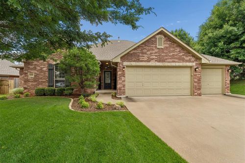608 Ash Grove Circle, Edmond, OK, 73003 | Card Image