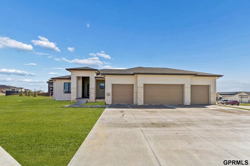 5705 N 197th Ave, Elkhorn, NE, 68022-6592 | Card Image