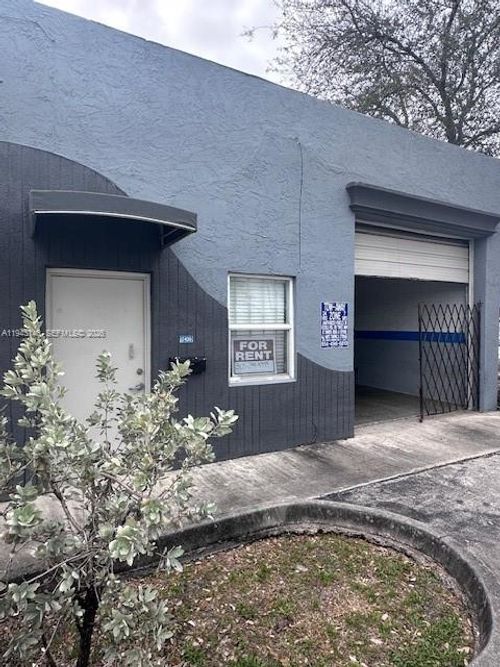 2400-2400 Sw 56th Ave, West Park, FL, 33023-4017 | Card Image