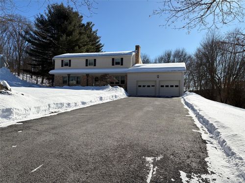 20 Hillview Dr, Poughkeepsie, NY, 12603-3832 | Card Image
