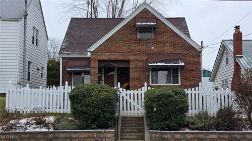 2325 Broad St, Parkersburg, WV, 26101-2819 | Card Image