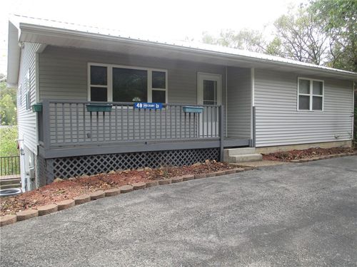 48 Hickory Ln, Holiday Island, AR, 72631-4213 | Card Image