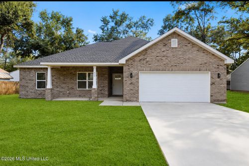 617 Peach St, Ocean Springs, MS, 39564-9107 | Card Image
