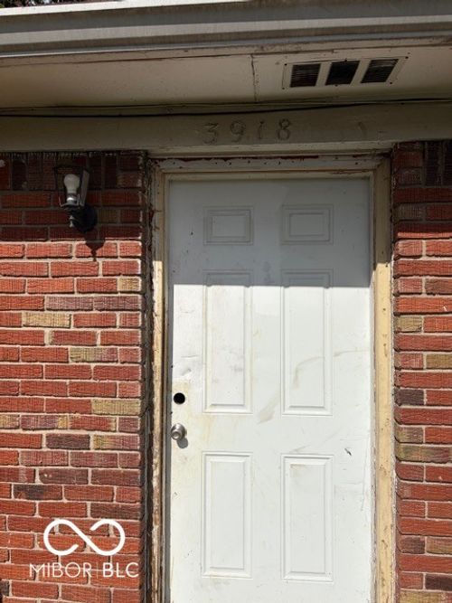 3918 Grand Ave, Indianapolis, IN, 46226-4606 | Card Image