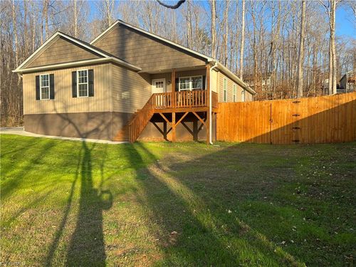 555 Lake Drive 9, Lexington, NC, 27292-8208 | Card Image