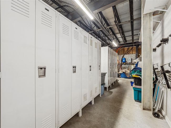 Separate tack room with lockers and storage | Image 21