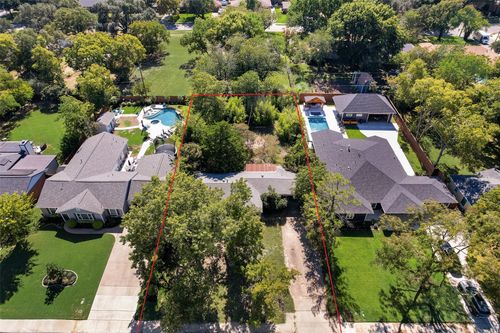 826 E Texas St, Grapevine, TX, 76051-3647 | Card Image