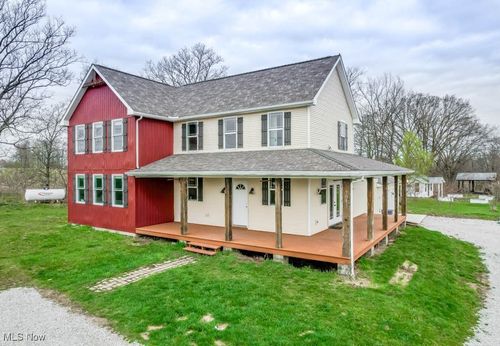 7841 State St Ne, Louisville, OH, 44641-9706 | Card Image