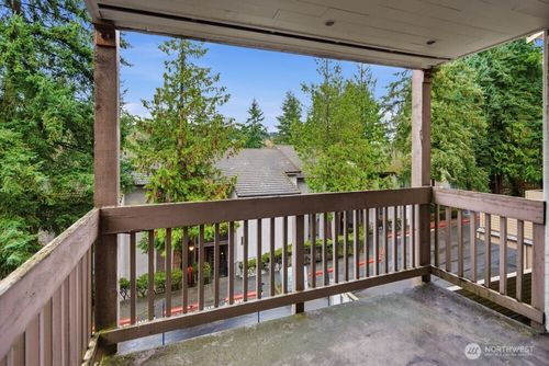 g203-10506 Ne 32nd Pl, Bellevue, WA, 98004-3106 | Card Image