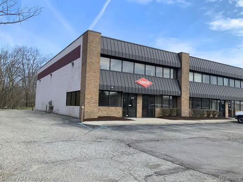 3757 Commerce Ct, Wayne, MI, 48184-2803 | Card Image
