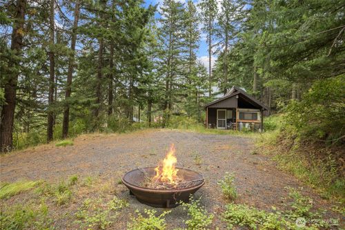 100 Klancie Ln, Cle Elum, WA, 98922-9065 | Card Image
