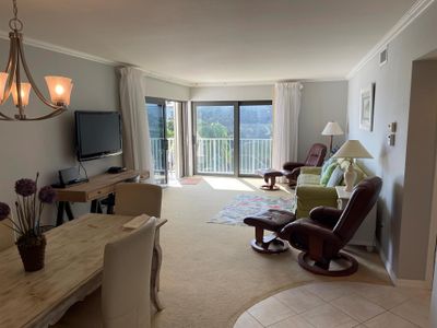 305 - 4450 A1a Highway, Condo with 2 bedrooms, 2 bathrooms and null parking in Vero Beach FL | Image 1