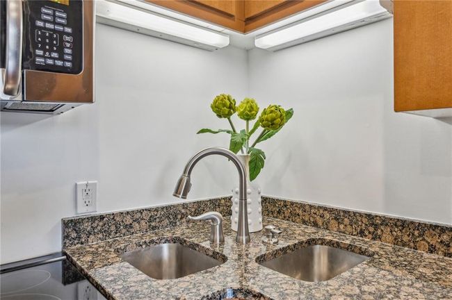 UNIT-3601 - 5300 Peachtree Rd, Condo with 1 bedrooms, 1 bathrooms and 2 parking in Chamblee GA | Image 16