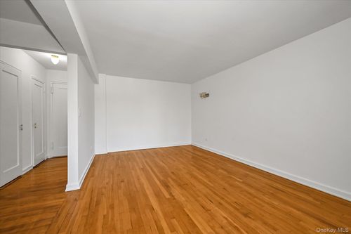 apt-6k-82 Austin St, Kew Gardens, NY, 11415-1419 | Card Image