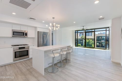 511-200 W Portland St, Phoenix, AZ, 85003-5469 | Card Image