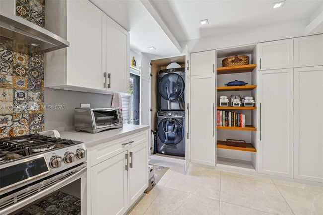 441 Sw 27 Th Rd, House other with 4 bedrooms, 4 bathrooms and null parking in Miami FL | Image 12