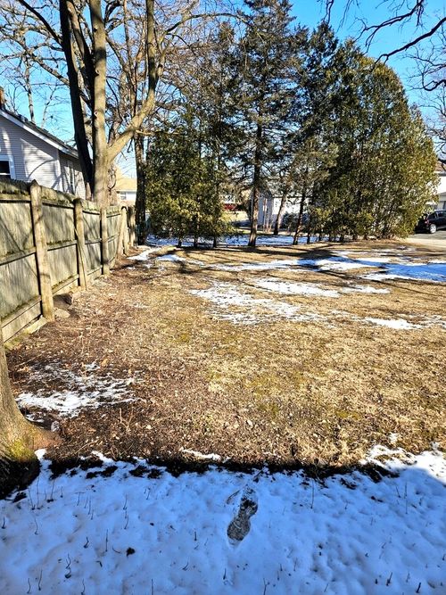 1 Burtis Ave, Highwood, IL, 60040-1901 | Card Image