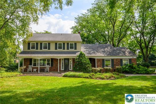 655 Yorkshire Road, Hanover Twp, PA, 18017 | Card Image