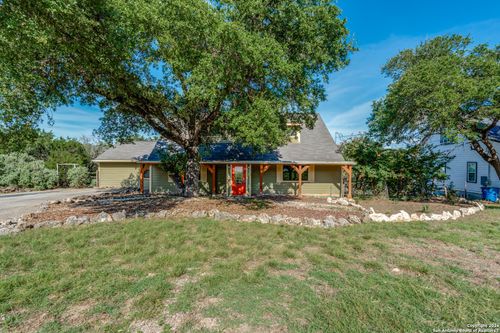 1609 Winding Creek Trl, Spring Branch, TX, 78070-5325 | Card Image