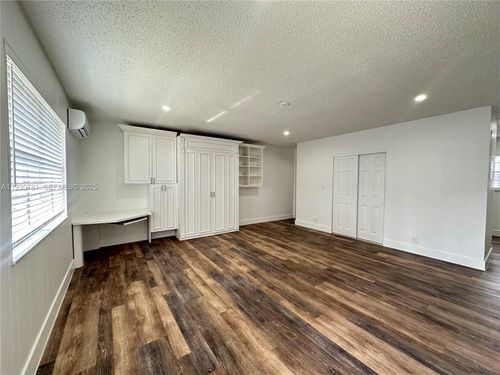 apt-c-112 Nw 2nd Ave, Hallandale Beach, FL, 33009-4110 | Card Image