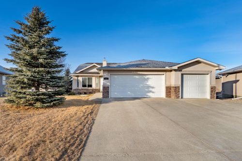 1007 Whispering Greens Crt, Vulcan, AB, T0L2B0 | Card Image