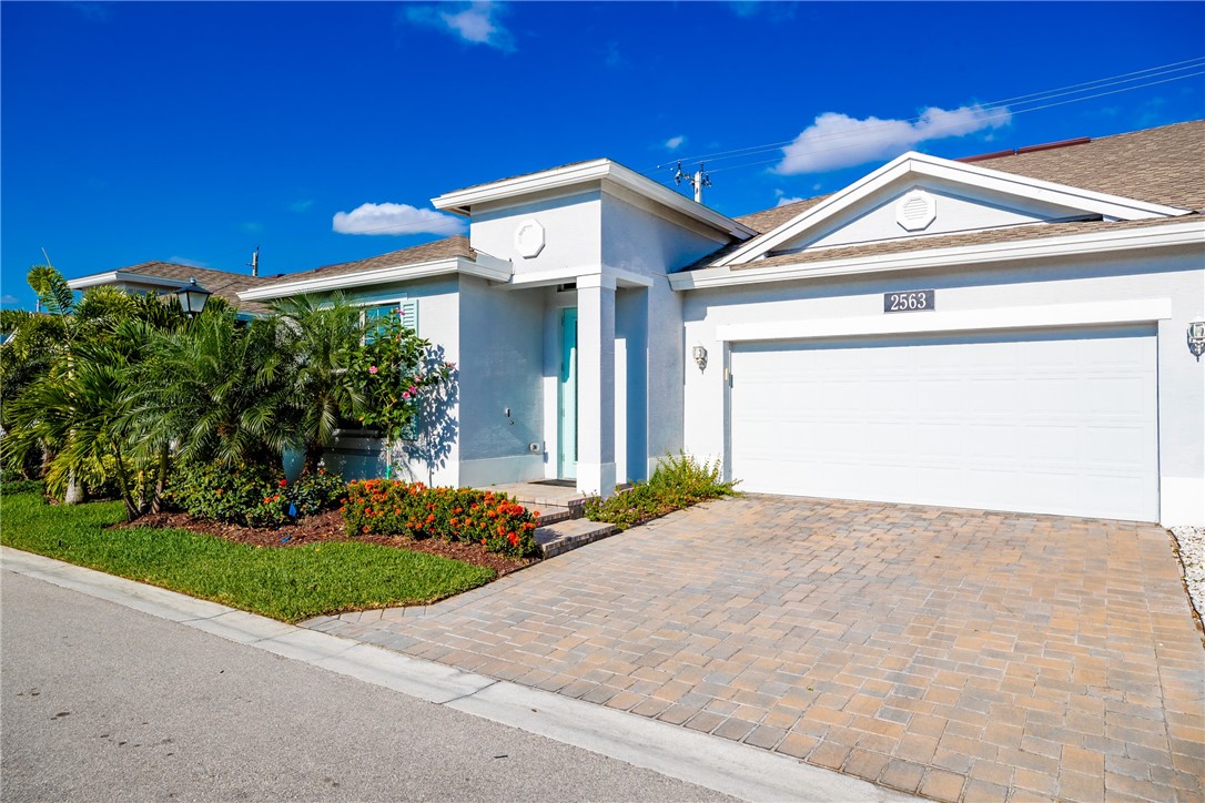 Bella Vista Cir, Vero Beach, FL 32966