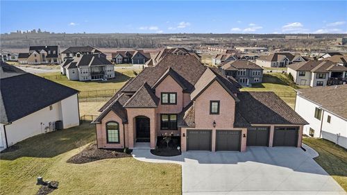 2171 Nw Palisades Dr, Riverside, MO, 64150-8714 | Card Image