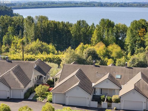 8212 Nw Fruit Valley Rd, Vancouver, WA, 98665-6538 | Card Image