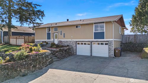 3131 N Narrows Dr, Tacoma, WA, 98407-1515 | Card Image